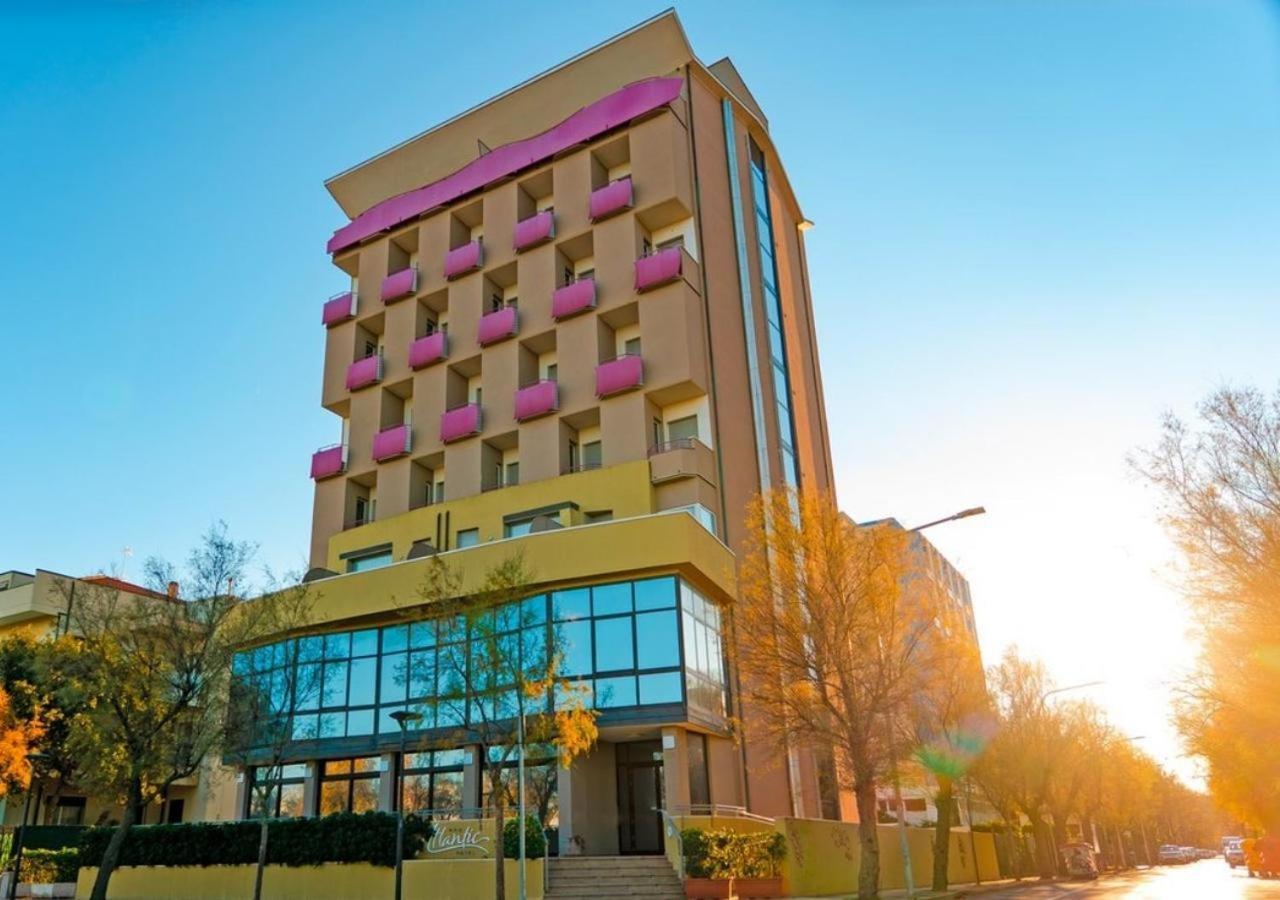 Hotel Atlantic Vista Mare Πέζαρο Εξωτερικό φωτογραφία