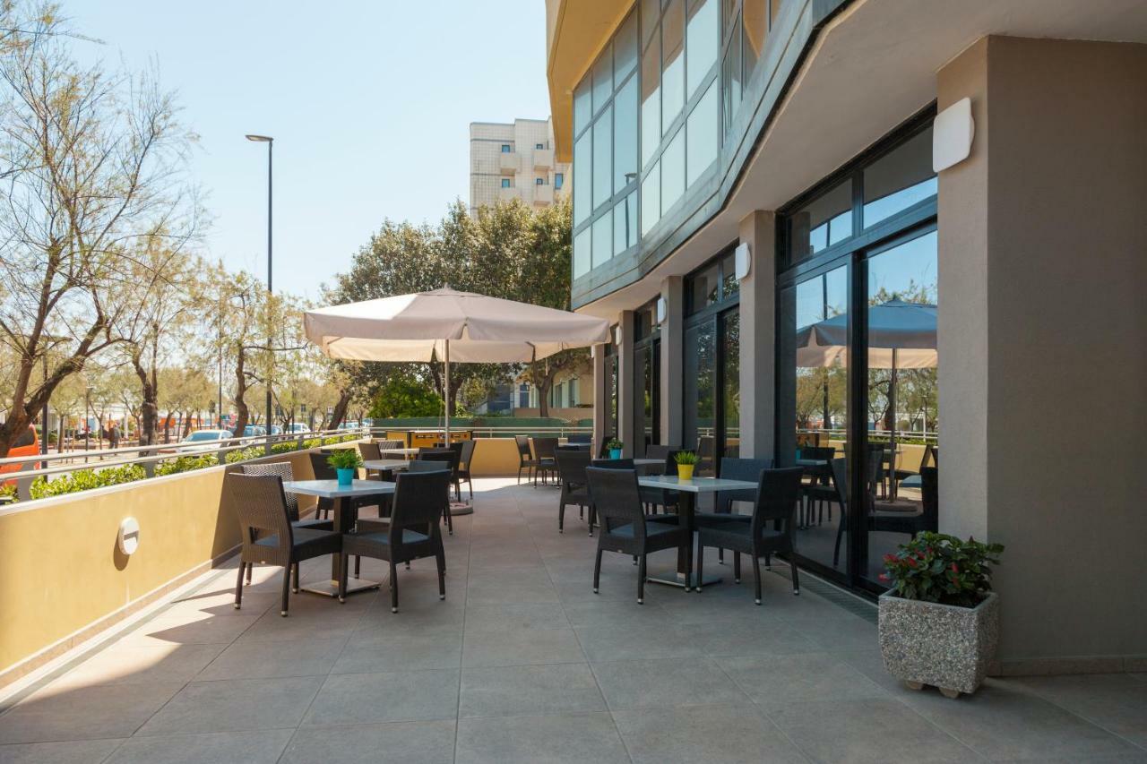Hotel Atlantic Vista Mare Πέζαρο Εξωτερικό φωτογραφία