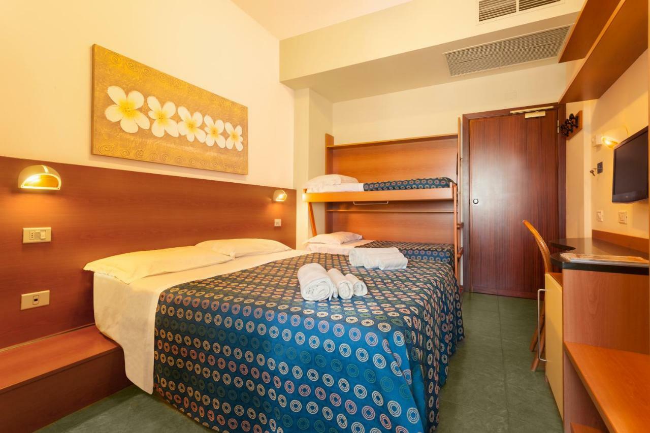 Hotel Atlantic Vista Mare Πέζαρο Εξωτερικό φωτογραφία