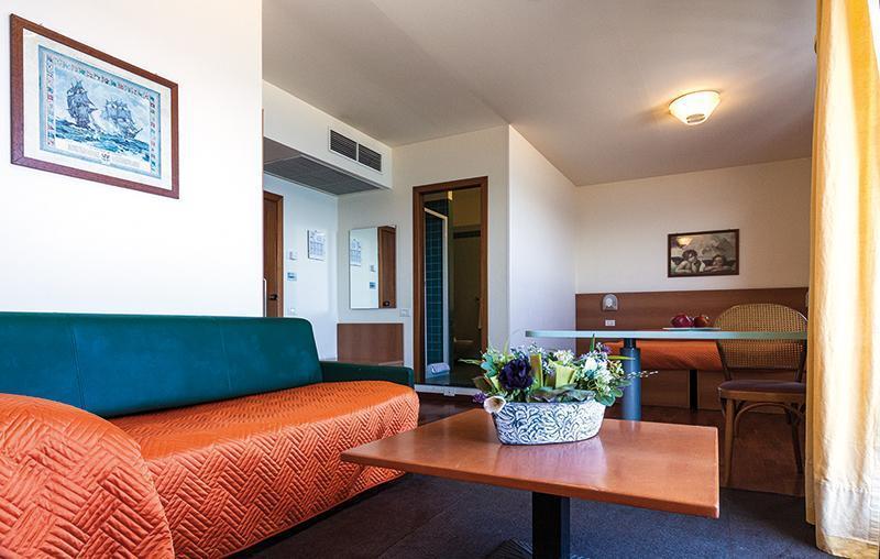 Hotel Atlantic Vista Mare Πέζαρο Εξωτερικό φωτογραφία
