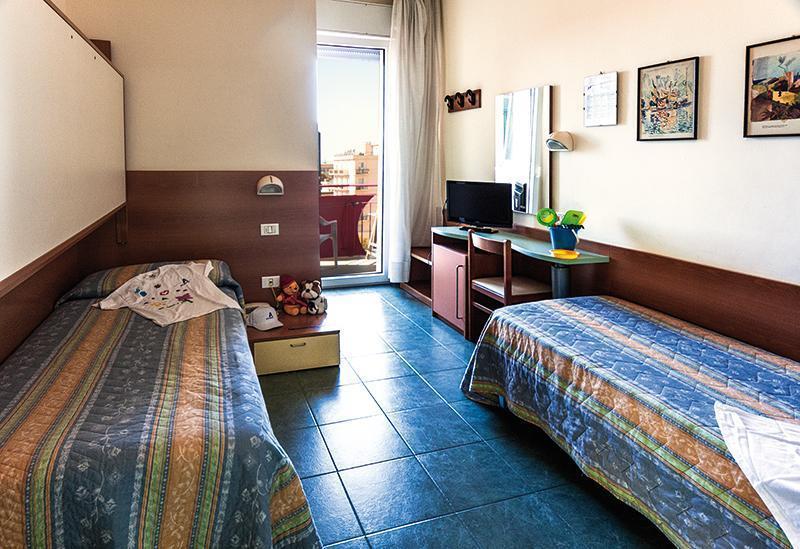 Hotel Atlantic Vista Mare Πέζαρο Εξωτερικό φωτογραφία