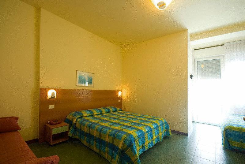 Hotel Atlantic Vista Mare Πέζαρο Εξωτερικό φωτογραφία
