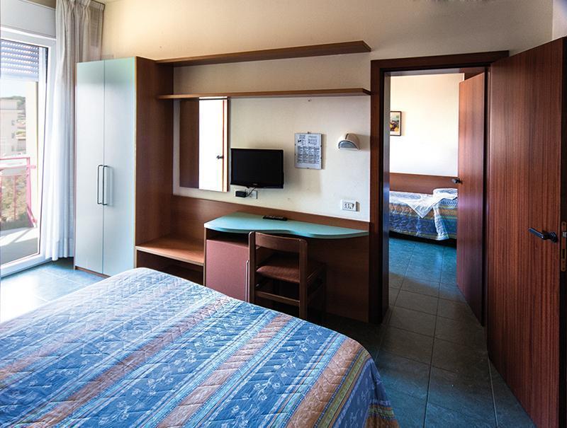 Hotel Atlantic Vista Mare Πέζαρο Εξωτερικό φωτογραφία